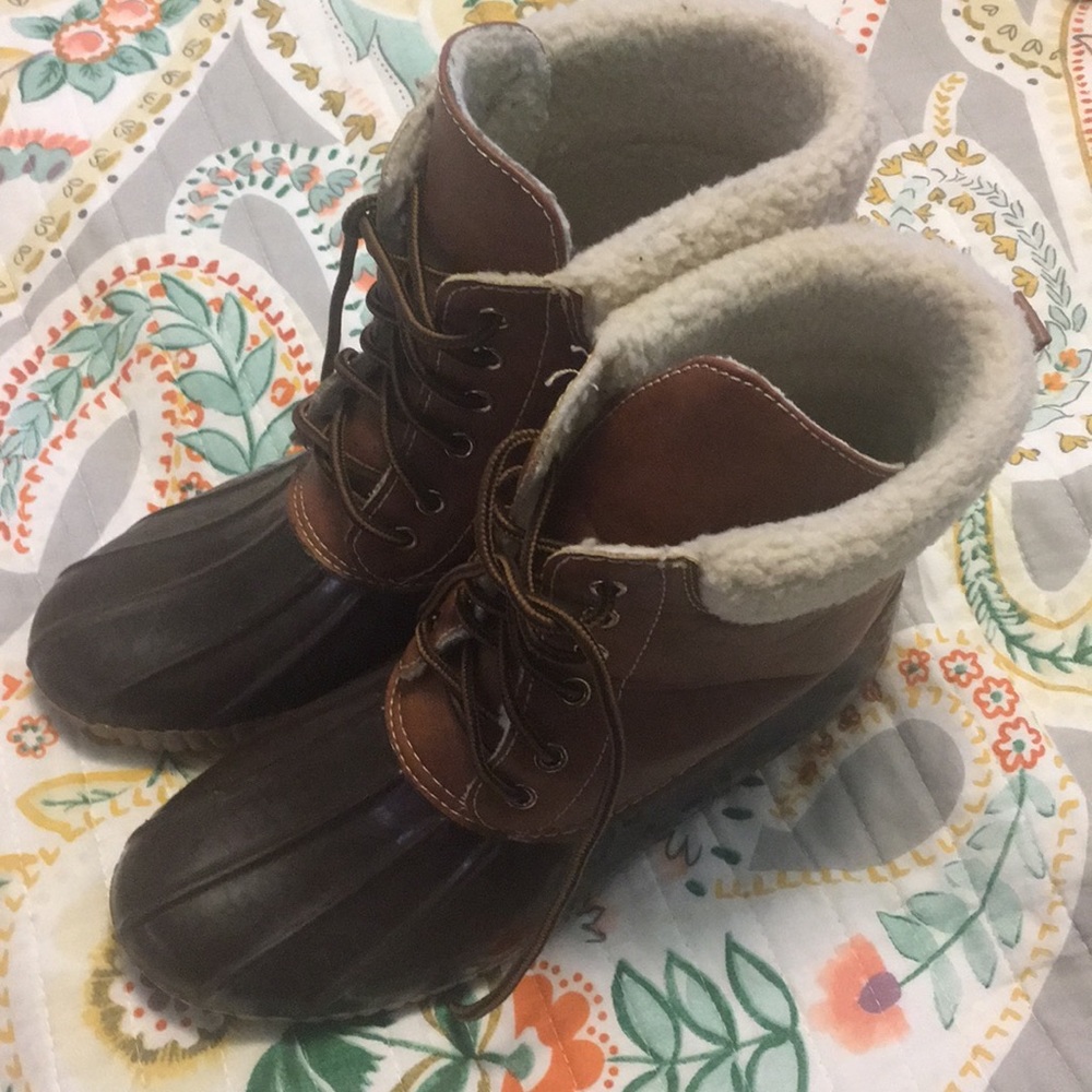 Duck boots